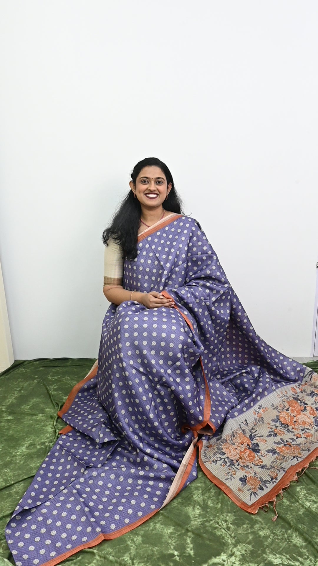 Tussar Checks Sarees With Polka Dots Blue
