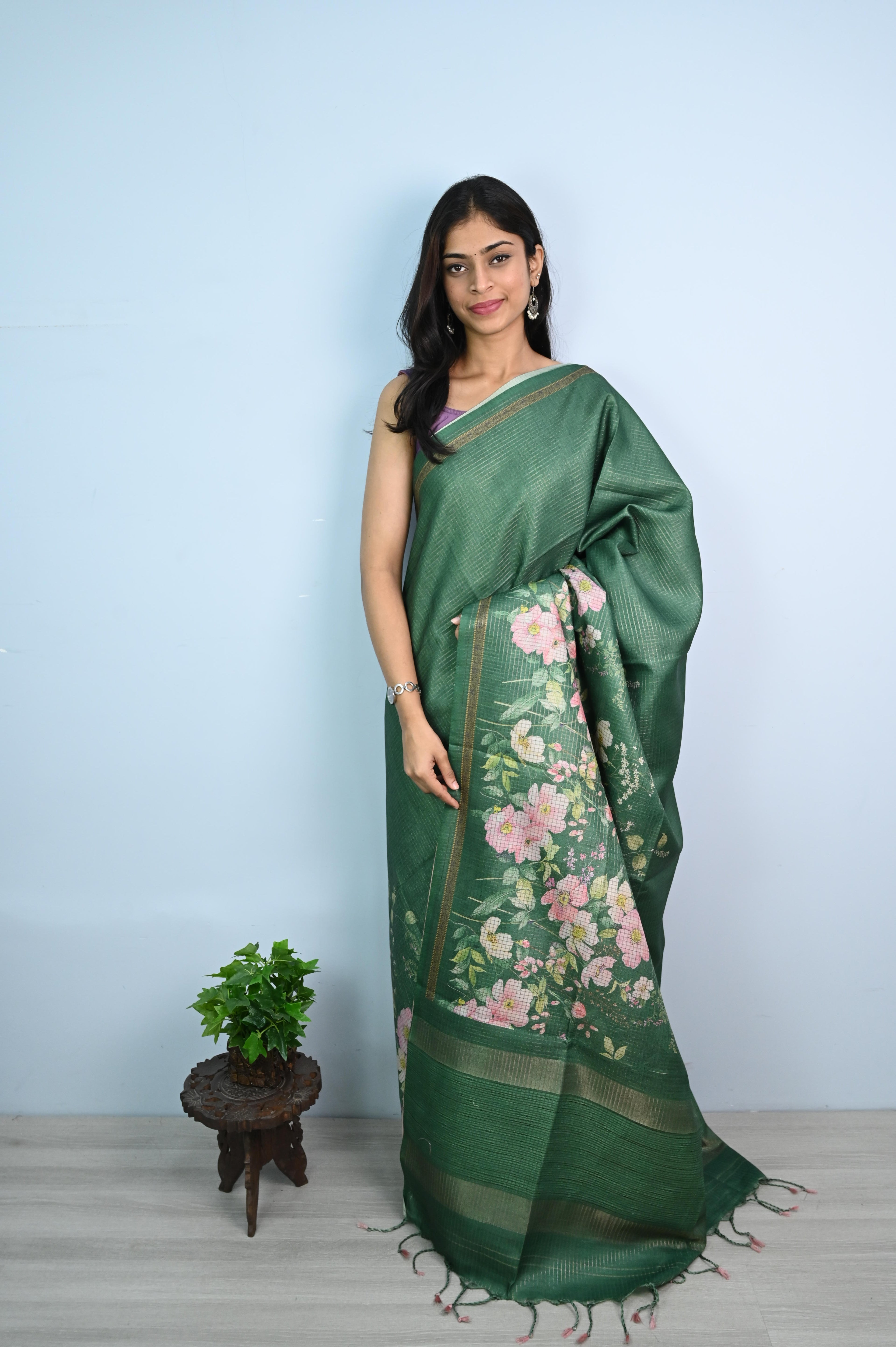 Tussar checks saree with Floral print