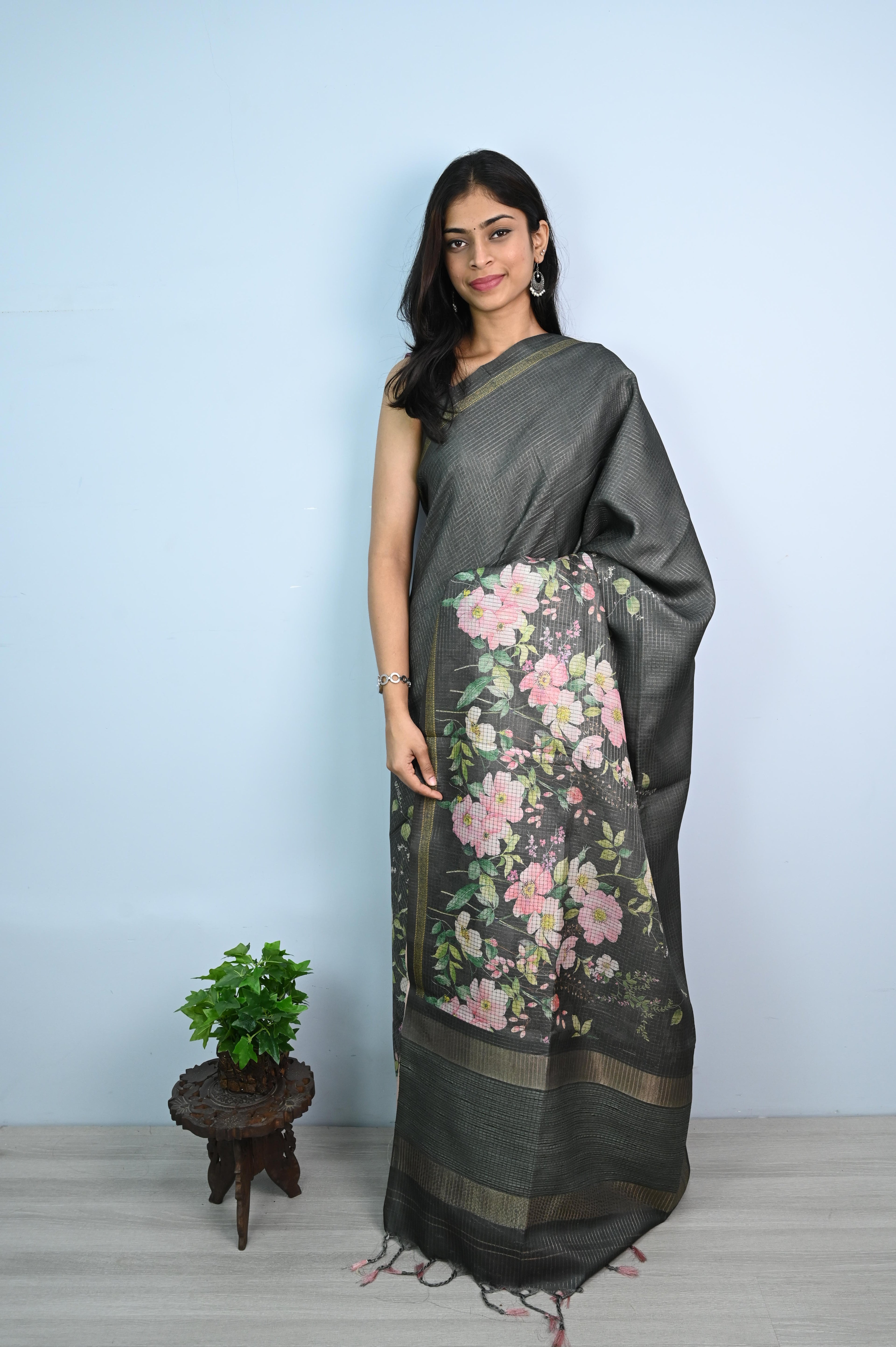 Tussar checks saree with Floral print