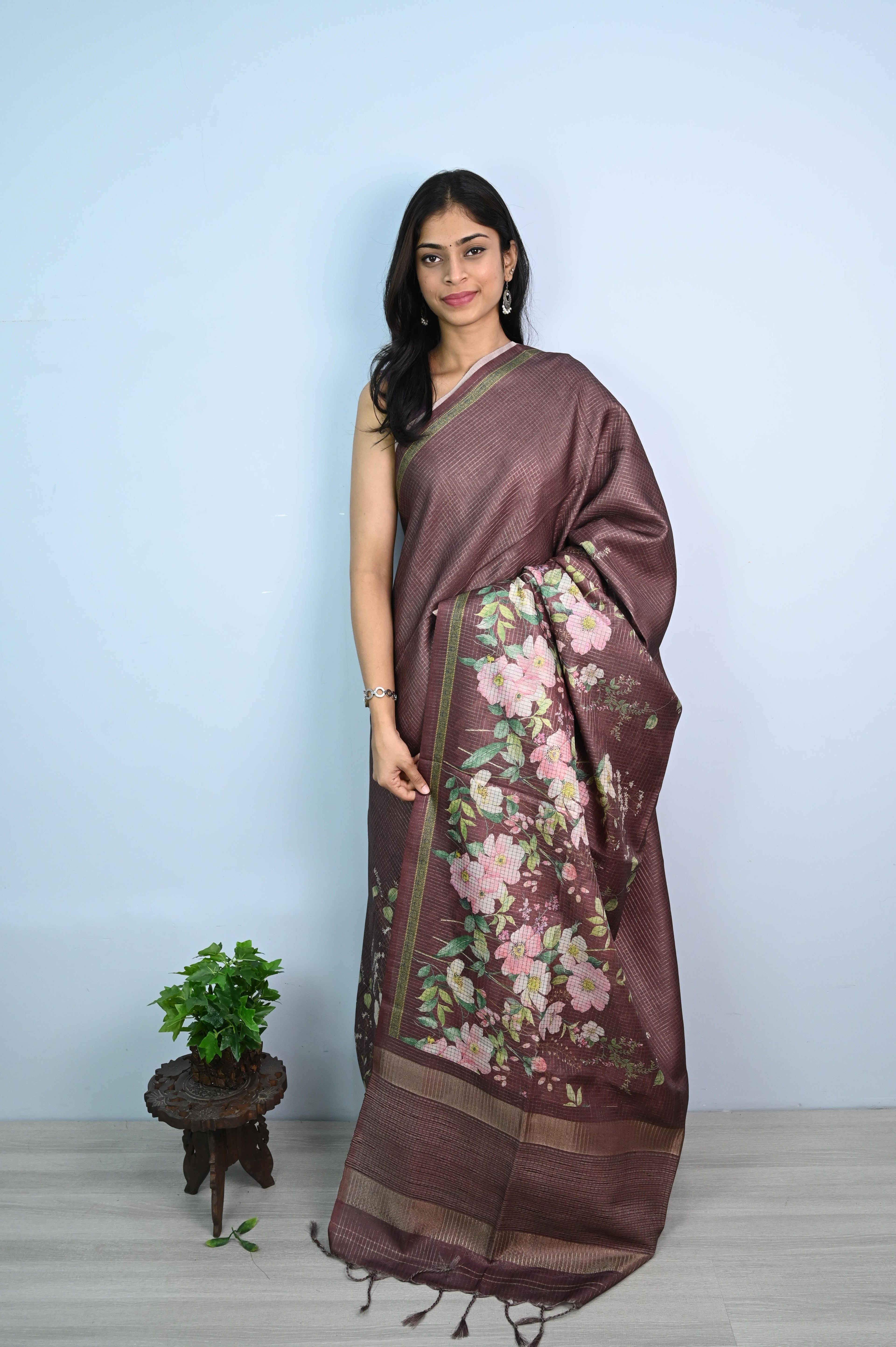 Tussar checks saree with Floral print