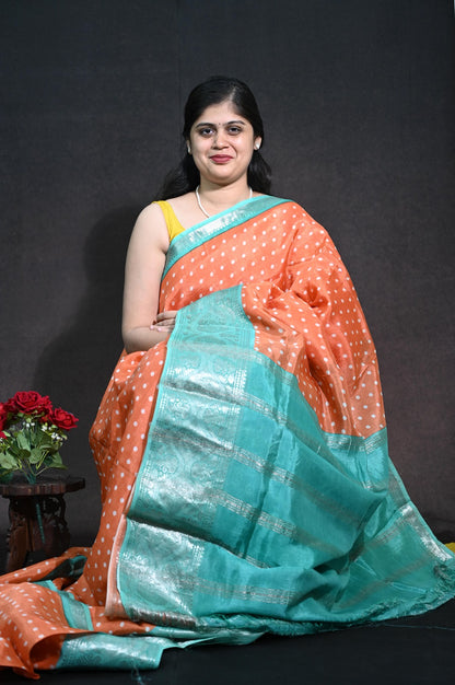 Pure Handloom Mangalagiri Silk With Polka Dots kanchi border