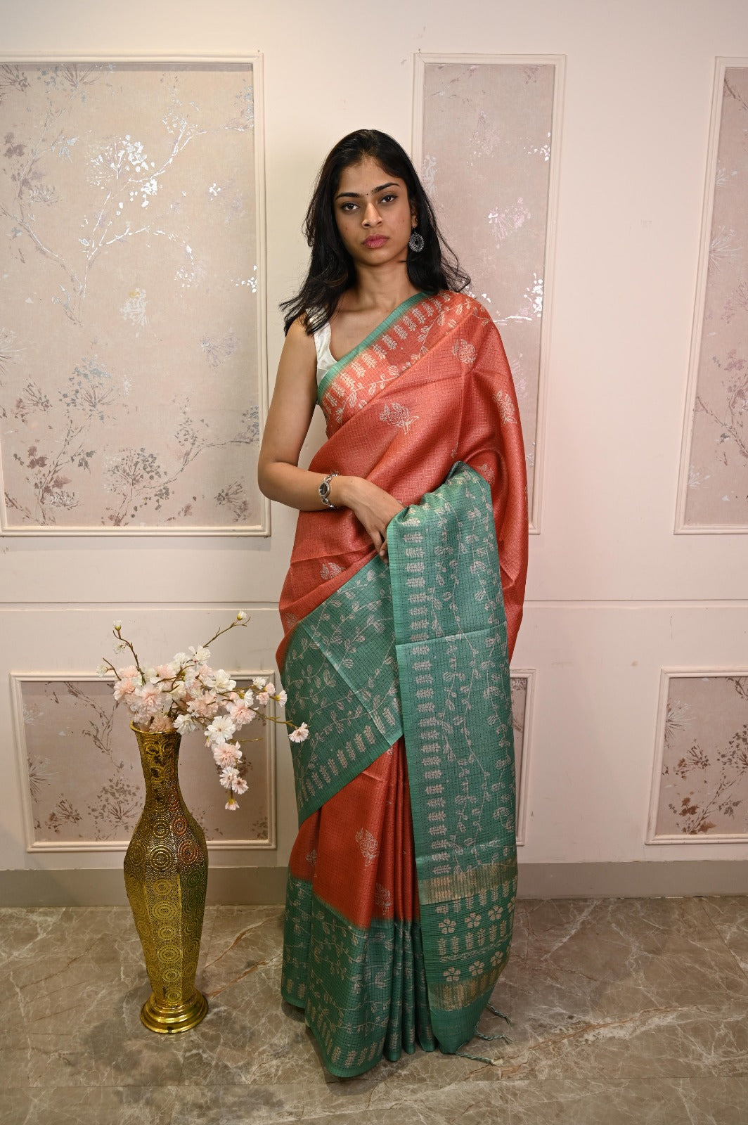 Tussar checks saree with Floral motif