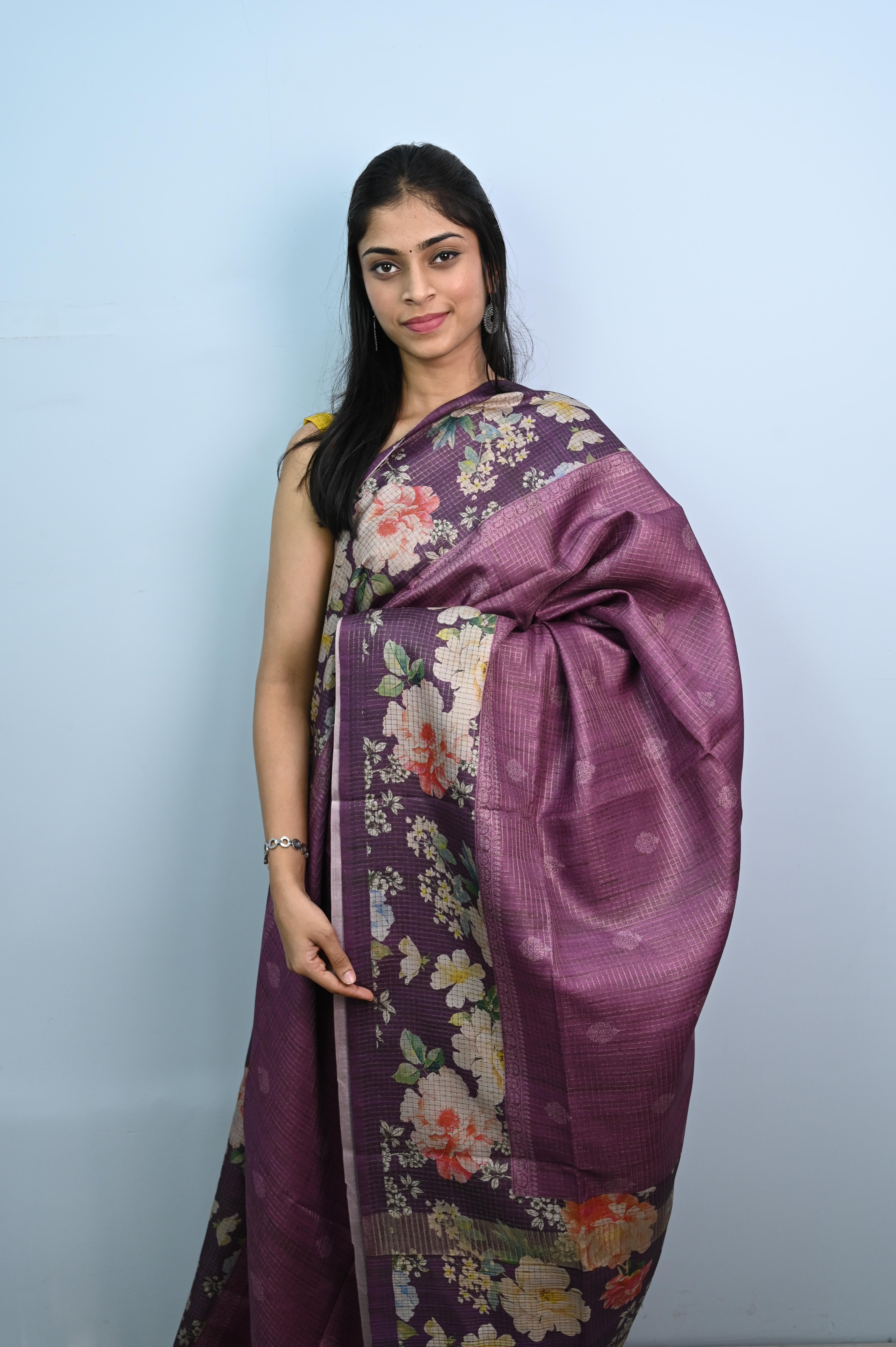 Tussar checks saree with Floral print