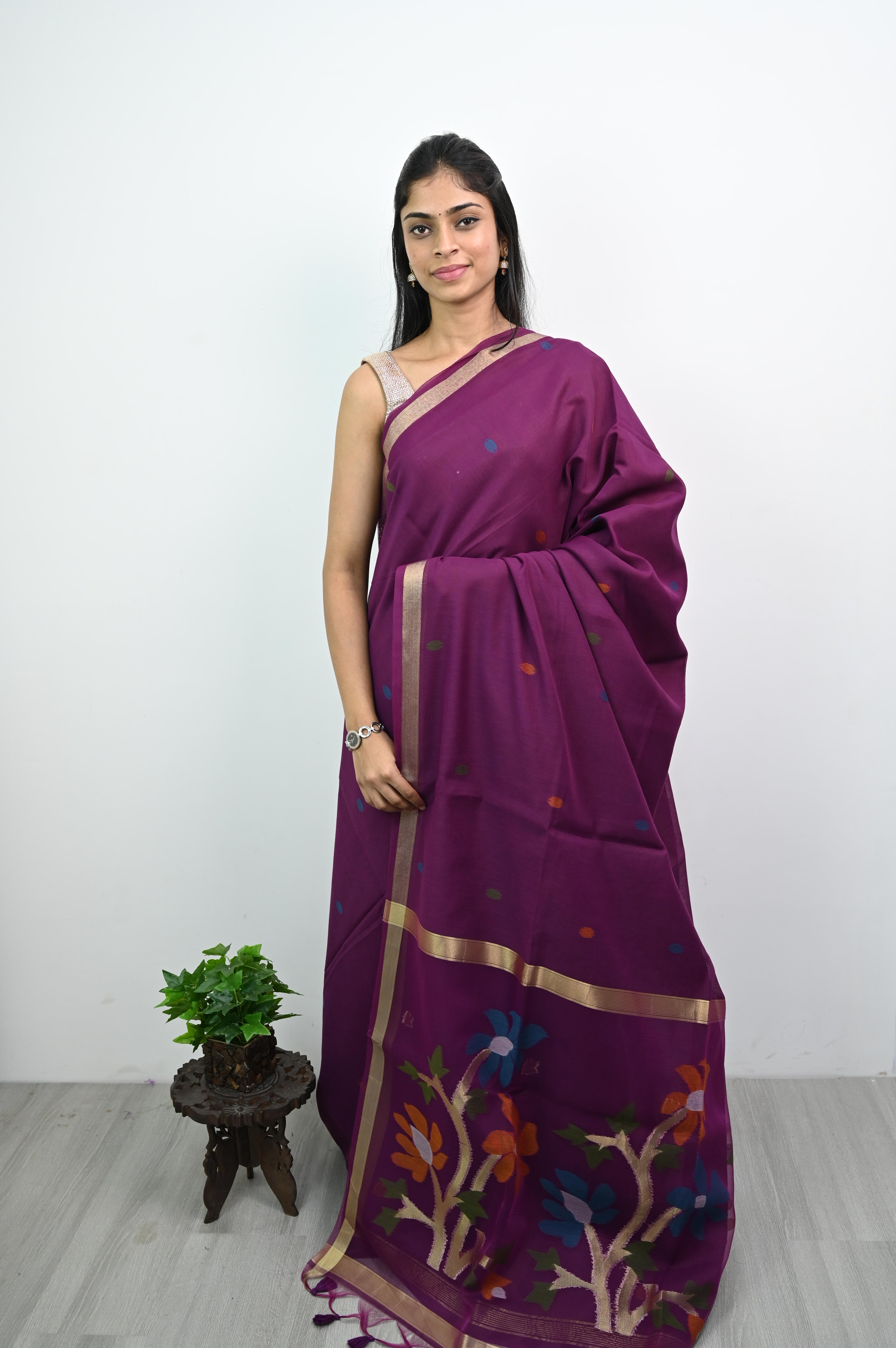 Floral weave Khadi Jamdani saree
