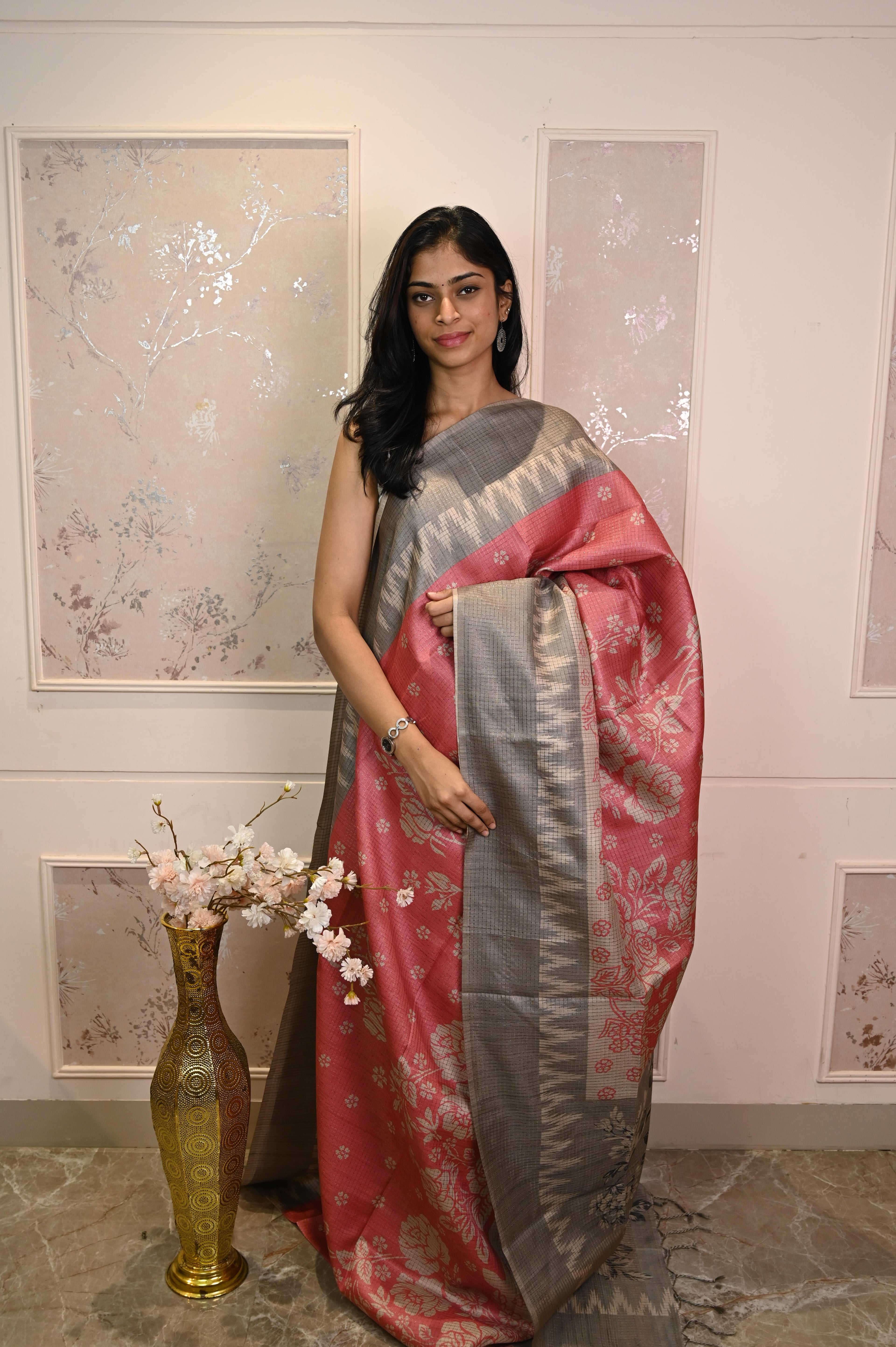 Tussar checks saree with Floral print