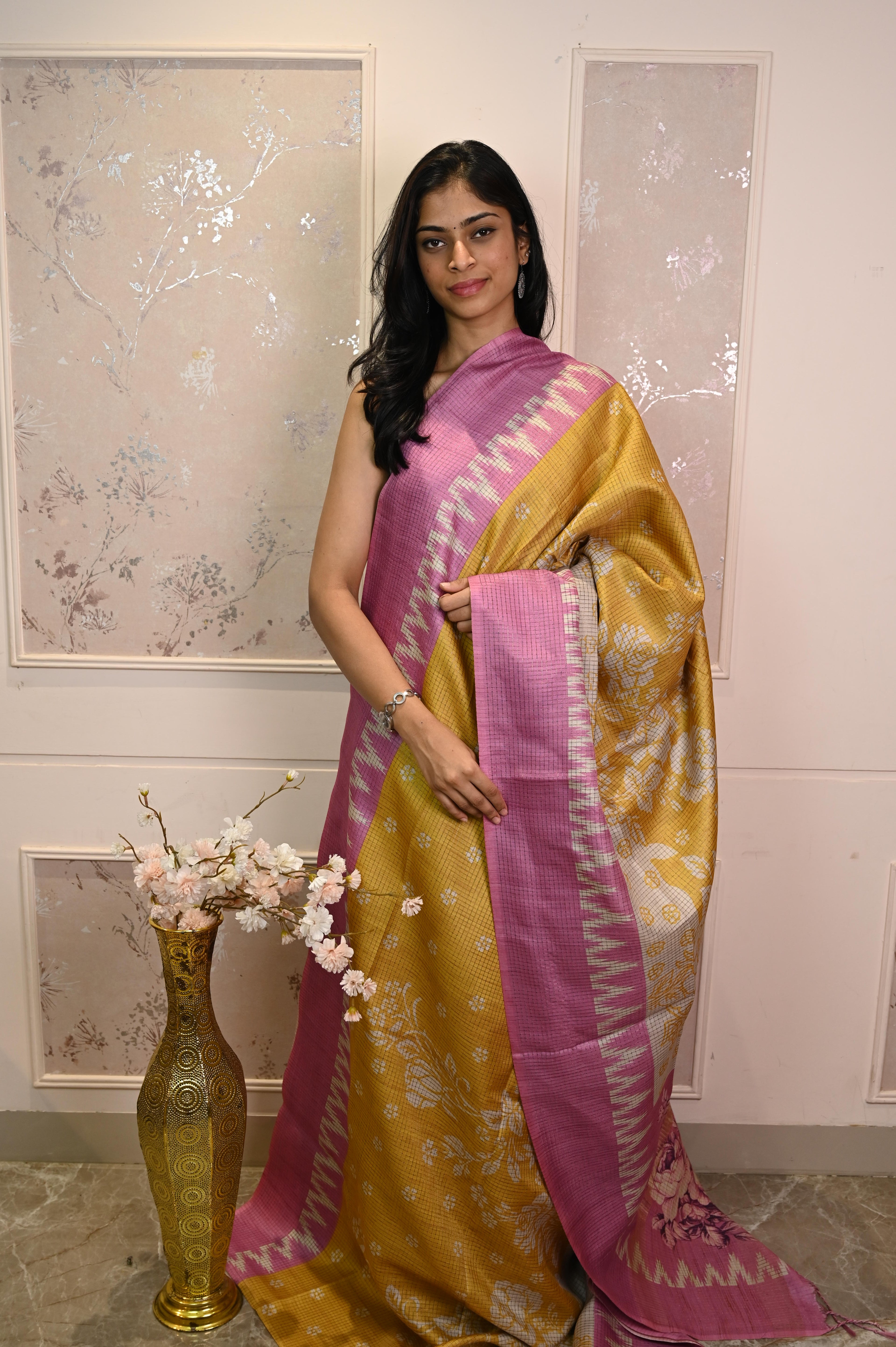 Tussar checks saree with Floral print